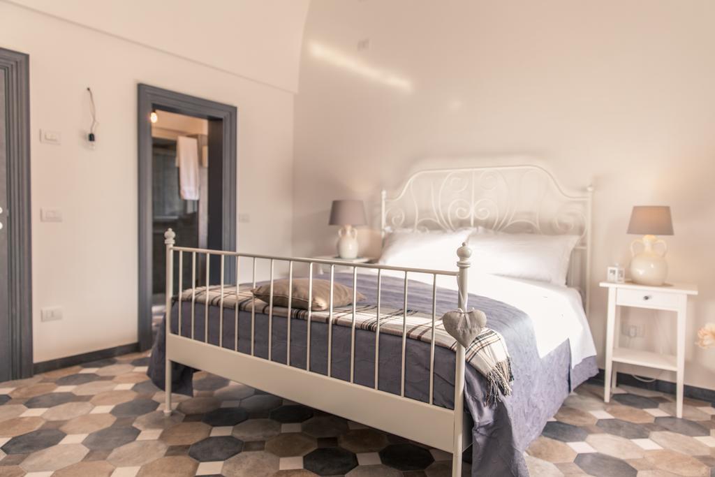 Marinella Suite Home 로코로톤도 객실 사진